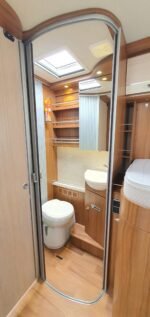 Hymer B678 Experience – 3.0 L 177 ch Automatique – Intégral Premium – 4 couchages – Image 20