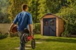 Abris de jardin NEWTON 757 marron en résine KETER  4,4m² – Image 3